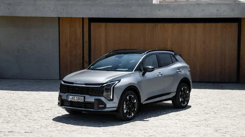 Kia Sportage 2025: arriva a settembre con tutte le opzioni elettrificate, anche GPL