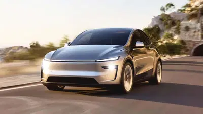 Tesla: parte il test drive fai da te anche di domenica, senza "contatto umano"
