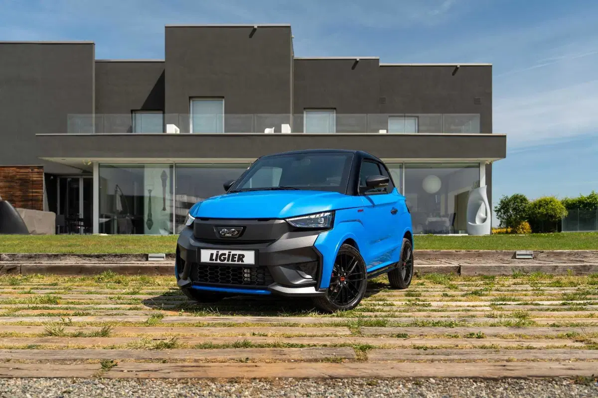 Ligier JS50 2025: il quadriciclo che si guida dai 14 anni diesel ed elettrico | Prova, prezzi e caratteristiche [VIDEO]