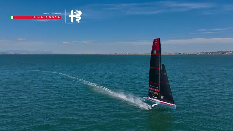 Alfa Romeo per i suoi 115 anni unisce le forze con Luna Rossa: la partnership in vista della America's Cup a Napoli