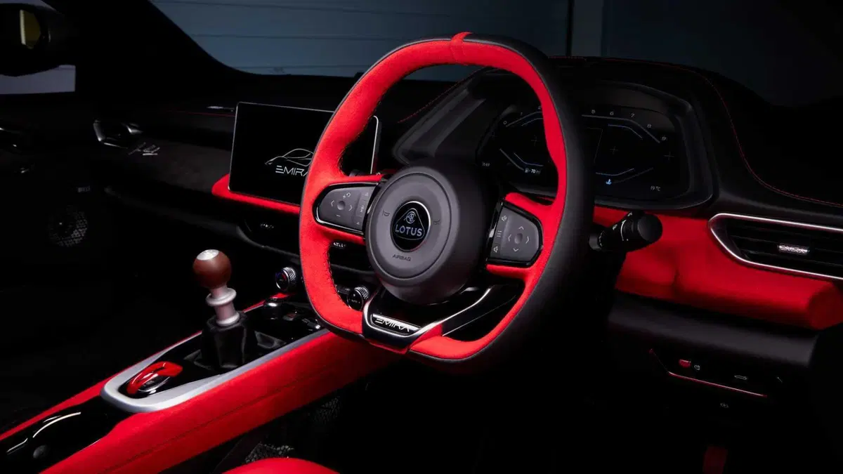 Lotus Emira 3.5 V6 Clark Edition (9)