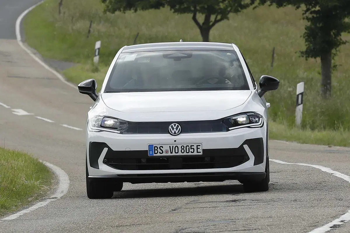 Sorpresa in Germania: avvistata per la prima volta la nuova Volkswagen ID.2 [Foto Spia] (2)