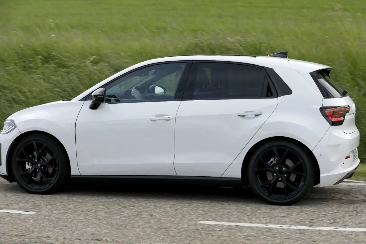 Sorpresa in Germania: avvistata per la prima volta la nuova Volkswagen ID.2 [Foto Spia] (6)