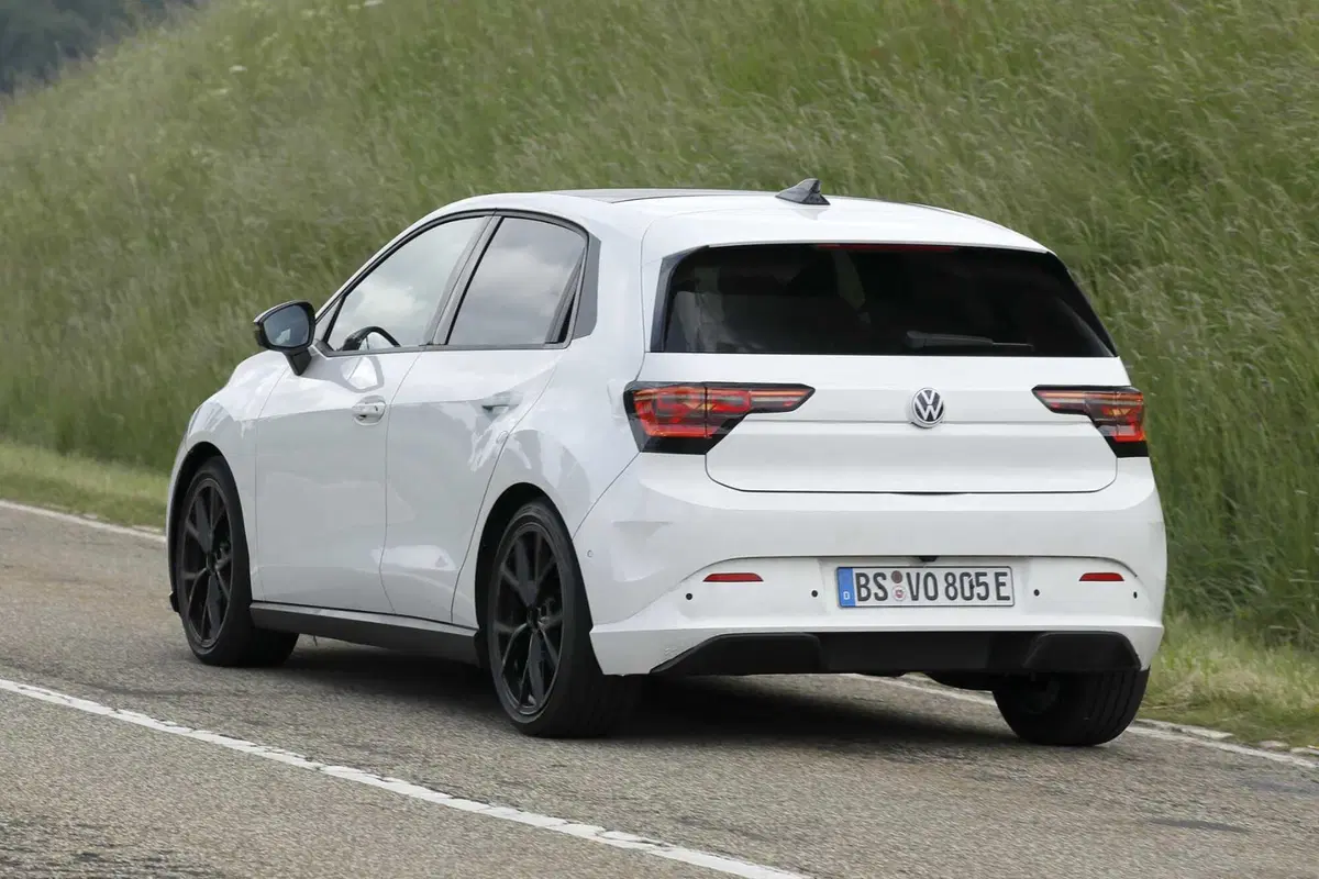 Sorpresa in Germania: avvistata per la prima volta la nuova Volkswagen ID.2 [Foto Spia] (10)