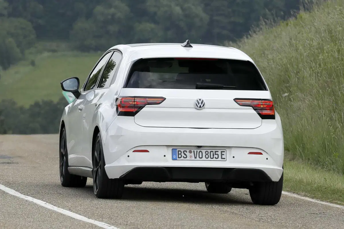 Sorpresa in Germania: avvistata per la prima volta la nuova Volkswagen ID.2 [Foto Spia] (11)