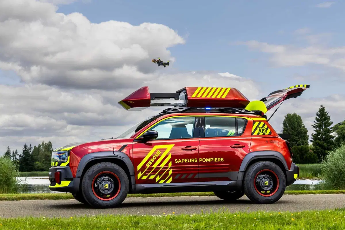 Renault Vision 4RESCUE: la demo-car elettrica per i soccorsi d’emergenza (3)