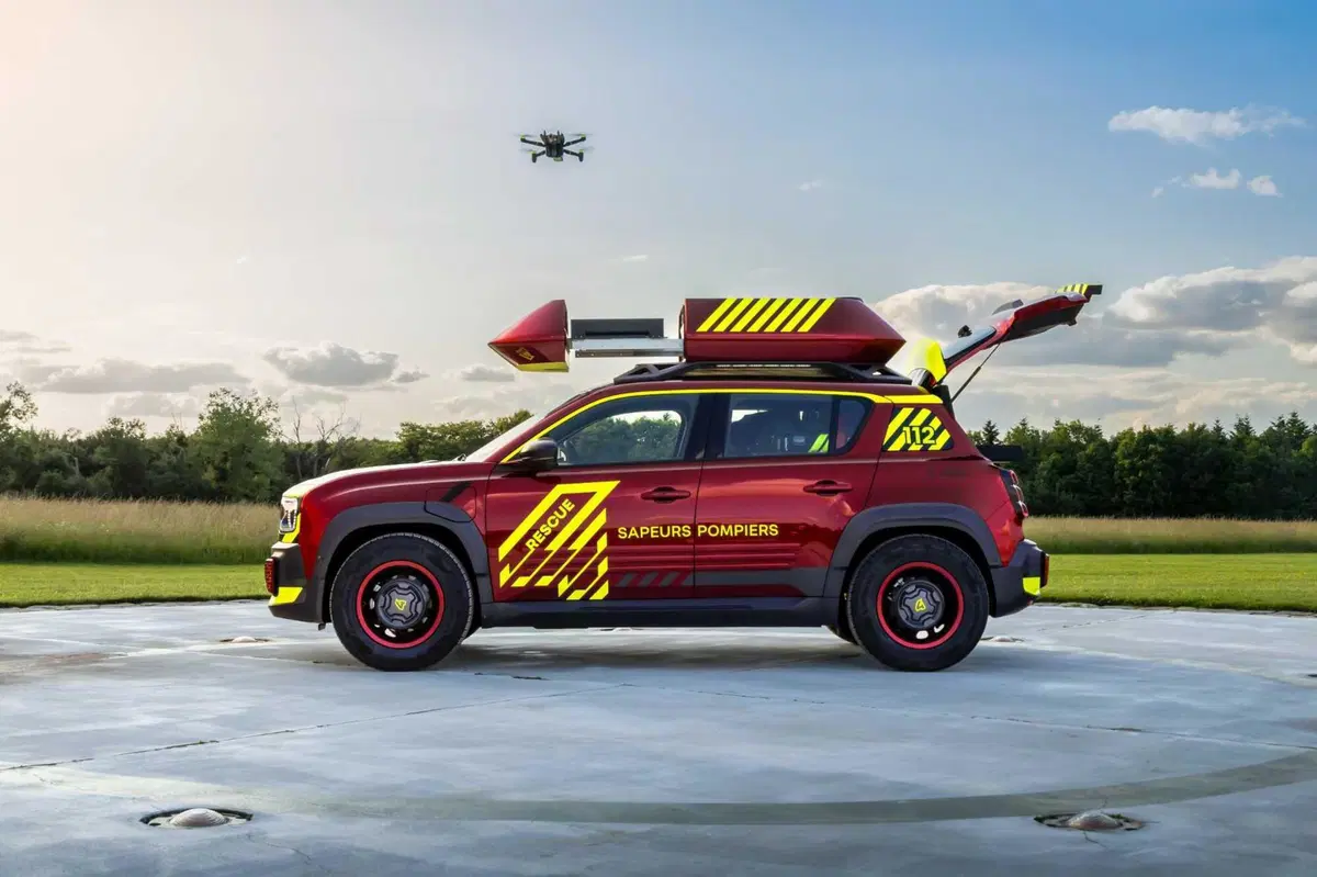Renault Vision 4RESCUE: la demo-car elettrica per i soccorsi d’emergenza (4)
