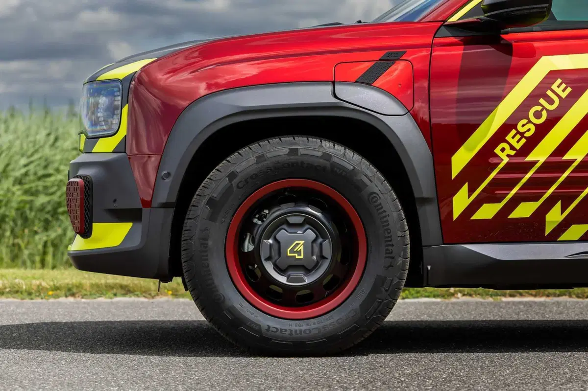 Renault Vision 4RESCUE: la demo-car elettrica per i soccorsi d’emergenza (6)