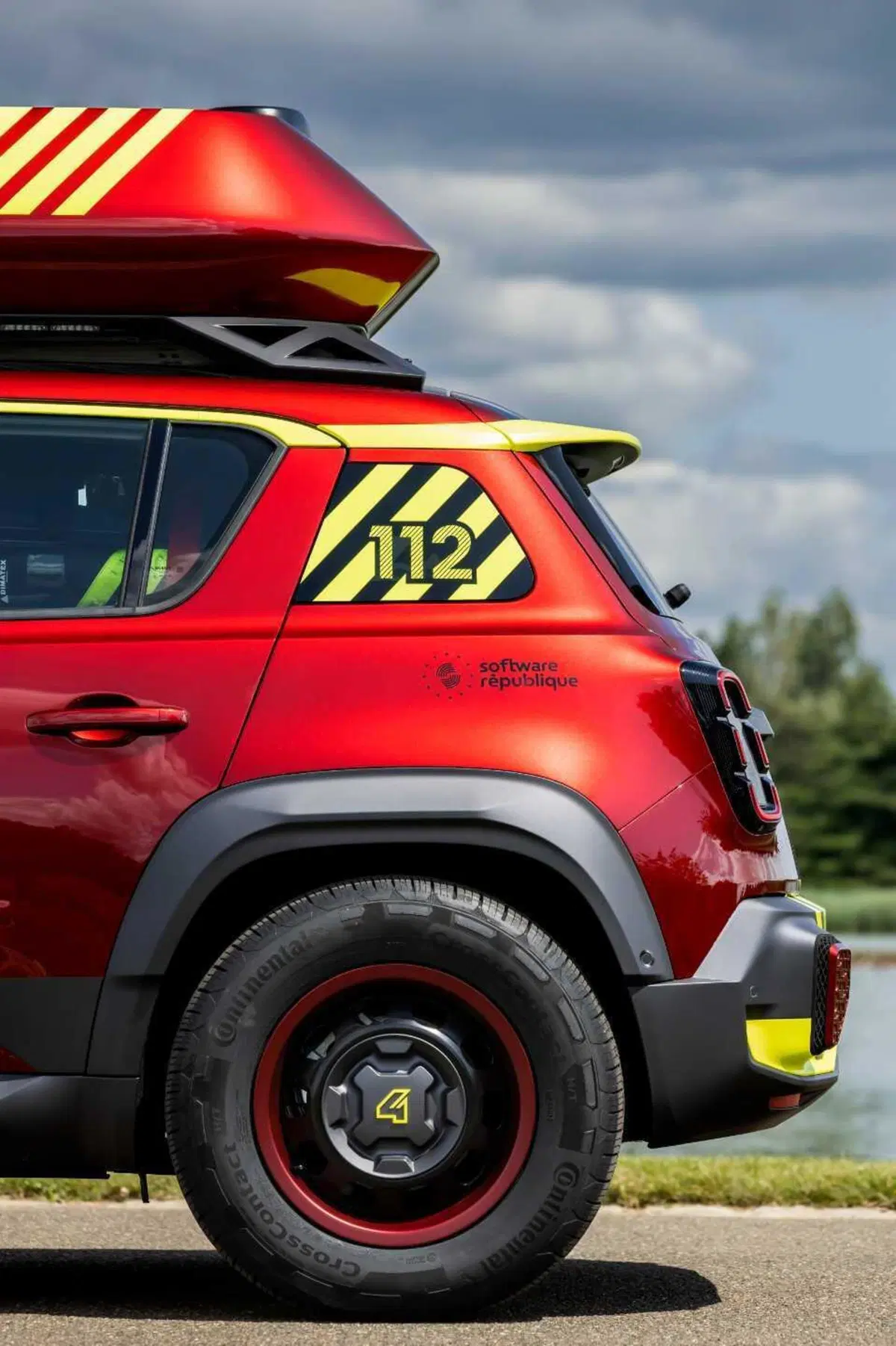 Renault Vision 4RESCUE: la demo-car elettrica per i soccorsi d’emergenza (7)
