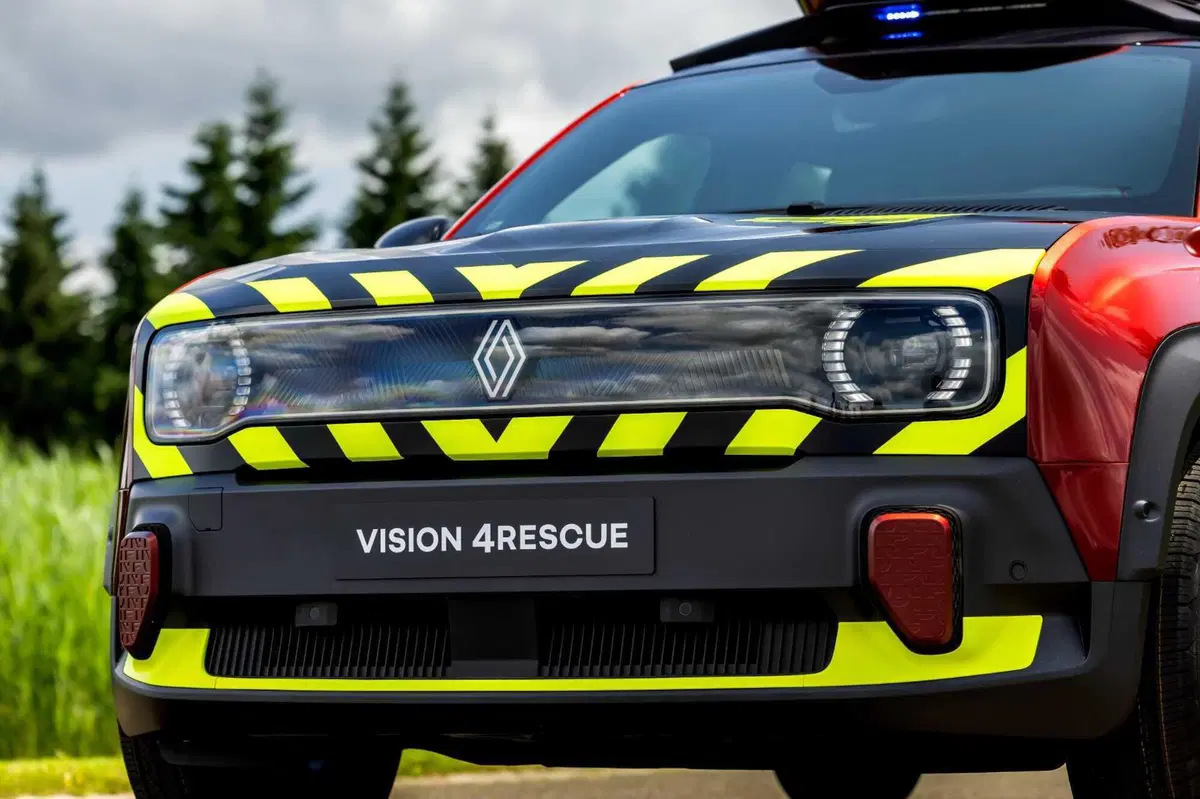 Renault Vision 4RESCUE: la demo-car elettrica per i soccorsi d’emergenza (8)