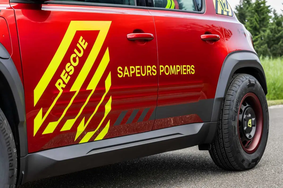 Renault Vision 4RESCUE: la demo-car elettrica per i soccorsi d’emergenza (9)