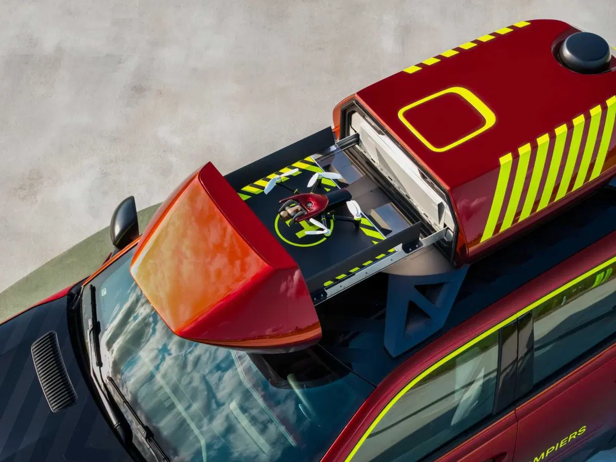 Renault Vision 4RESCUE: la demo-car elettrica per i soccorsi d’emergenza (14)