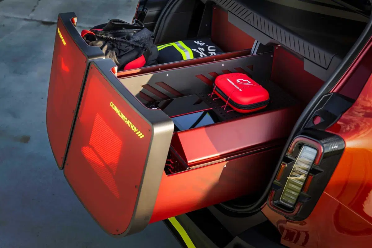 Renault Vision 4RESCUE: la demo-car elettrica per i soccorsi d’emergenza (18)