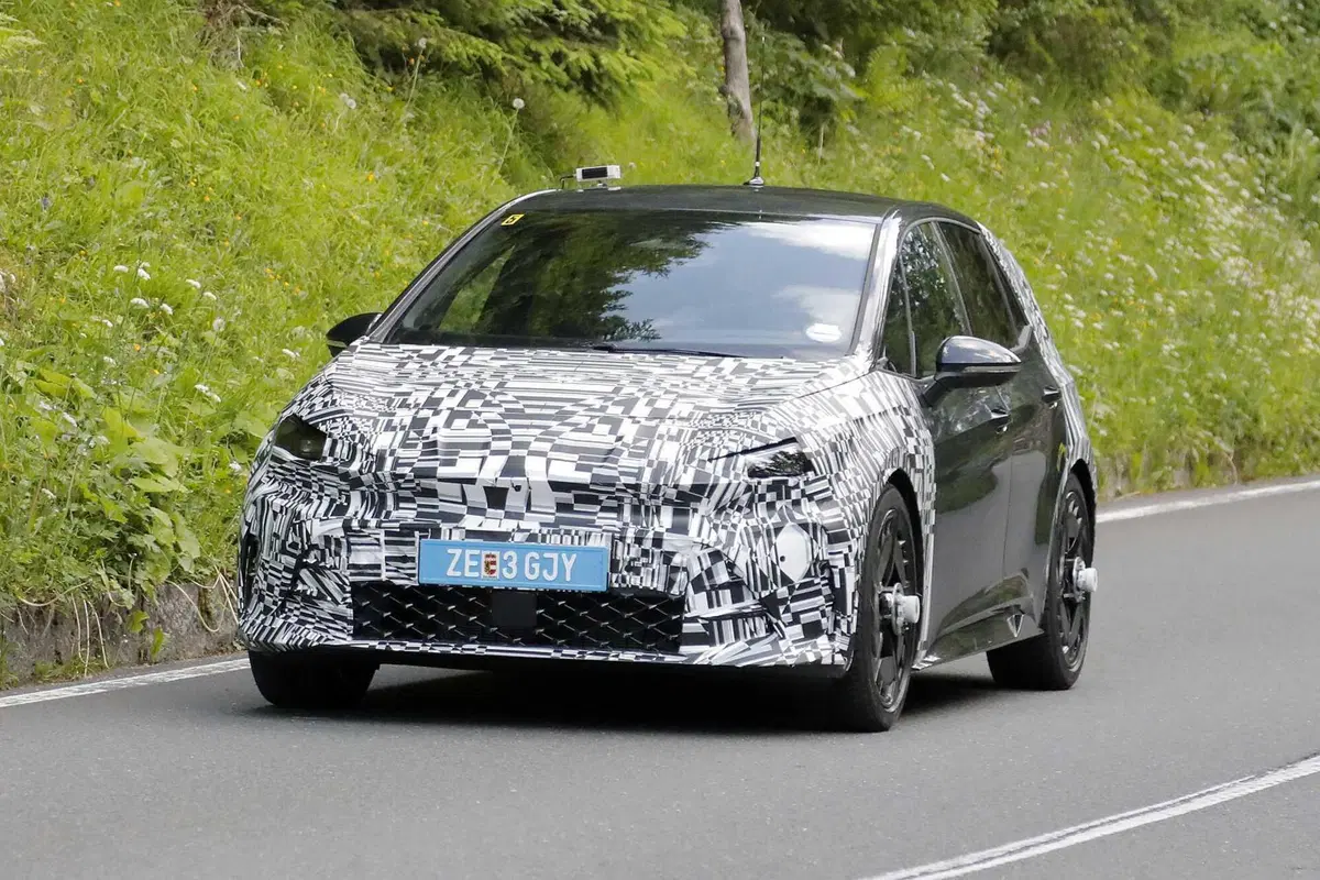 Facelift in vista per la Cupra Born: restyling in stile Formentor e Tavascan, ma il futuro resta incerto