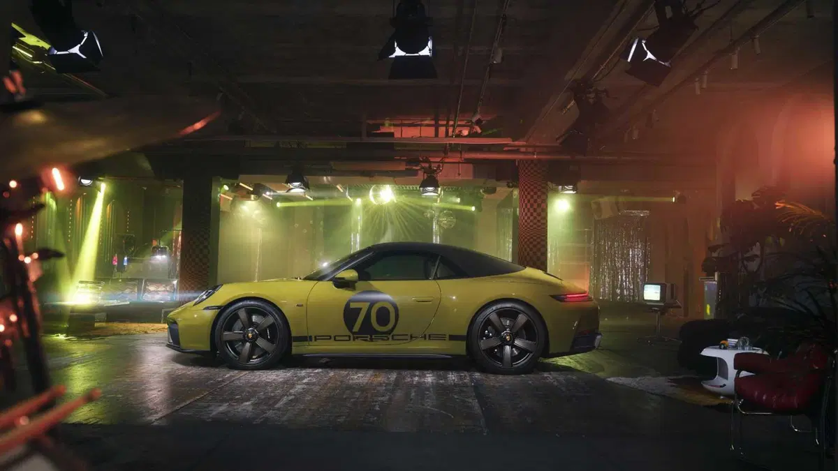 Porsche 911 GTS Spirit 70: un tuffo negli anni ’70 con la tecnologia del futuro (2)