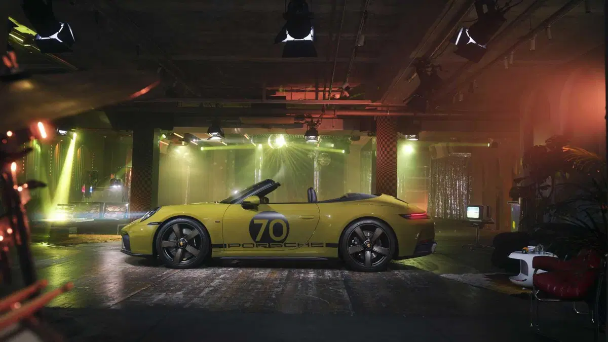Porsche 911 GTS Spirit 70: un tuffo negli anni ’70 con la tecnologia del futuro (15)