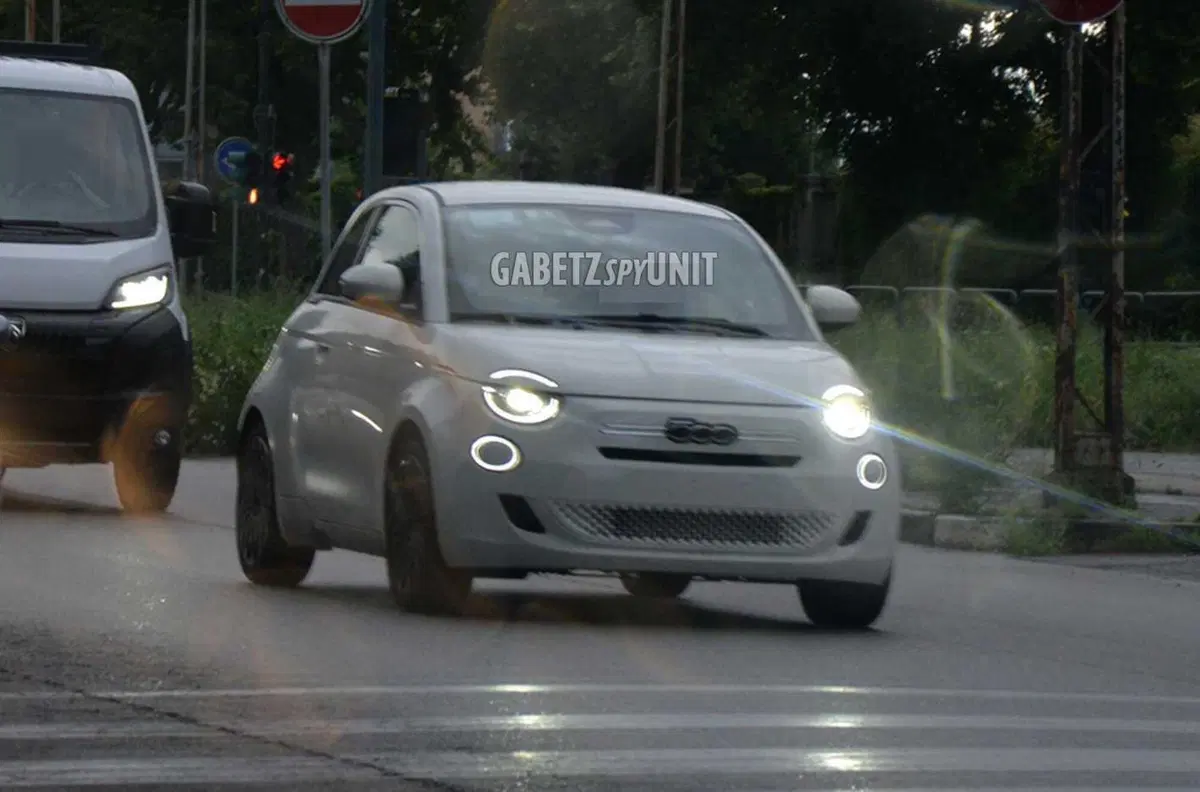Nuova Fiat 500 Ibrida: debutto imminente, test già su strada a Torino [Foto Spia]