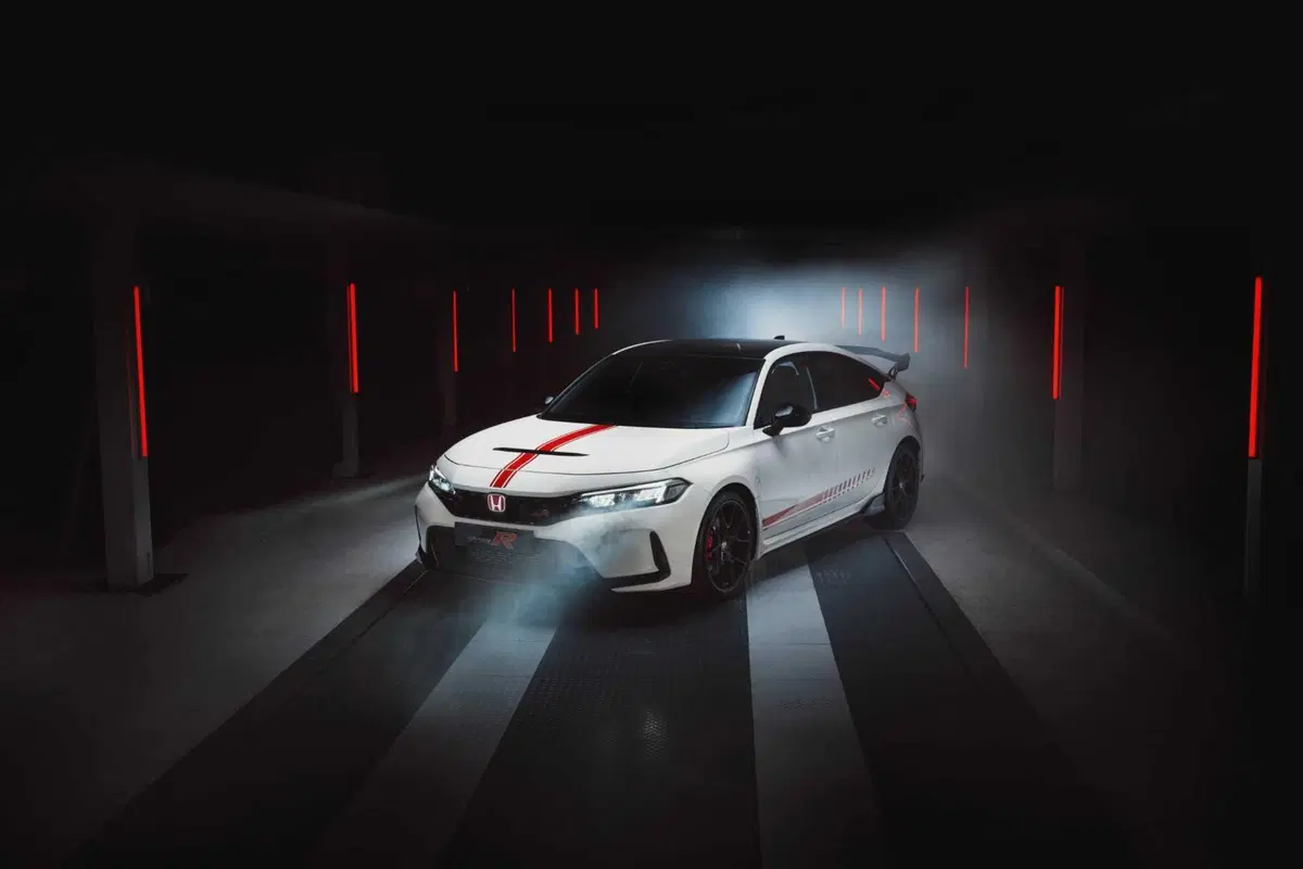 Honda sorprende a Goodwood 2025: in scena la “quasi kei car” elettrica e tante icone del passato (4)