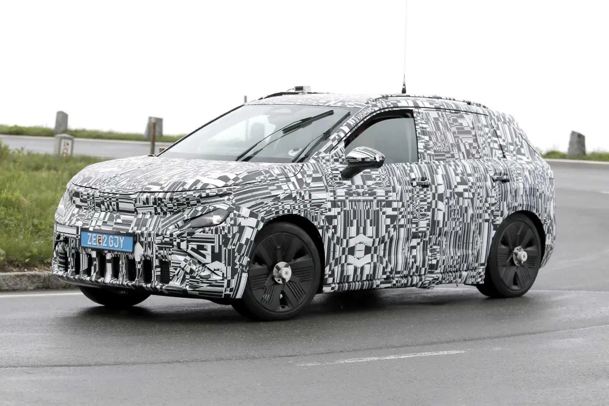 Skoda Epiq: avvistato il SUV urbano 100% elettrico che costerà circa 25.000 euro (4)