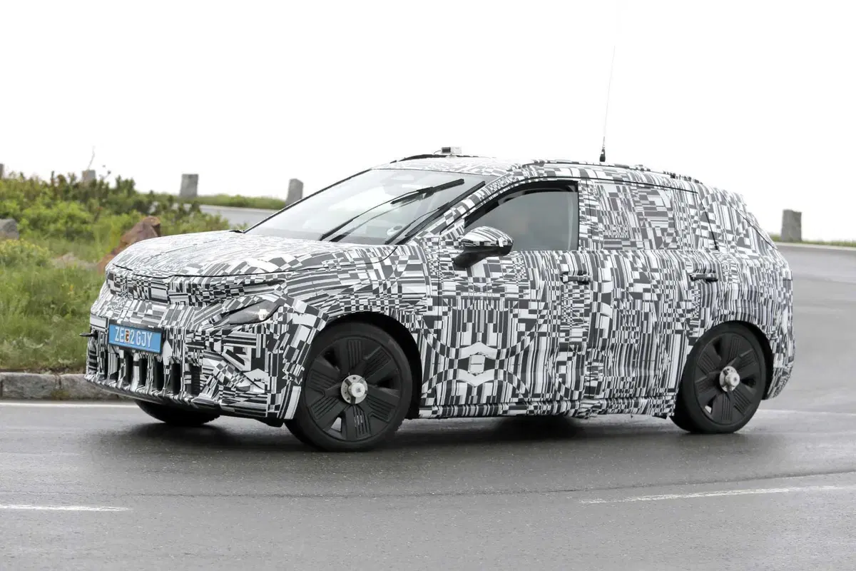 Skoda Epiq: avvistato il SUV urbano 100% elettrico che costerà circa 25.000 euro (5)