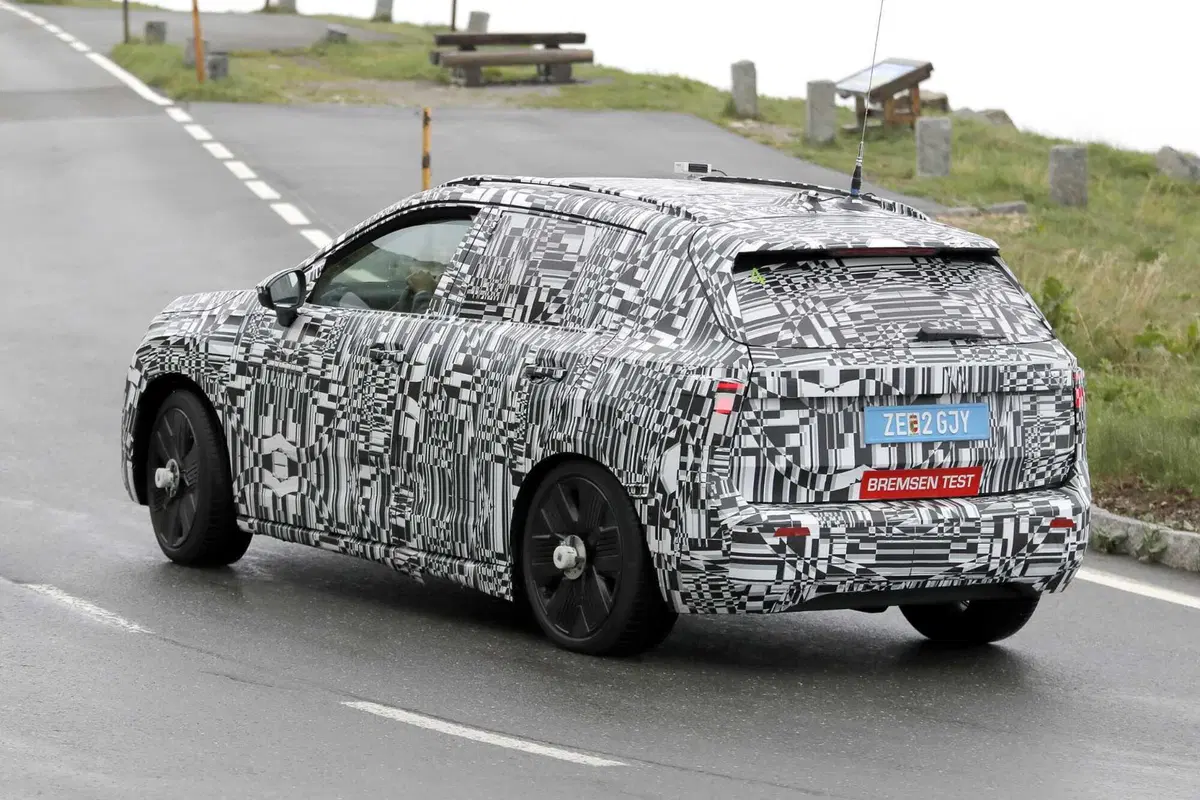Skoda Epiq: avvistato il SUV urbano 100% elettrico che costerà circa 25.000 euro (9)