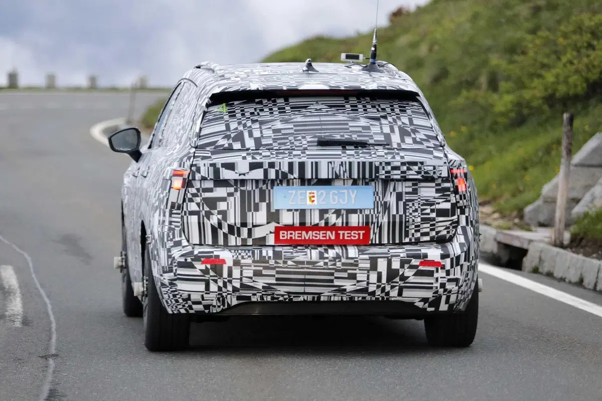 Skoda Epiq: avvistato il SUV urbano 100% elettrico che costerà circa 25.000 euro (12)