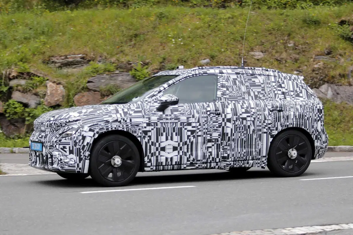 Skoda Epiq: avvistato il SUV urbano 100% elettrico che costerà circa 25.000 euro (16)