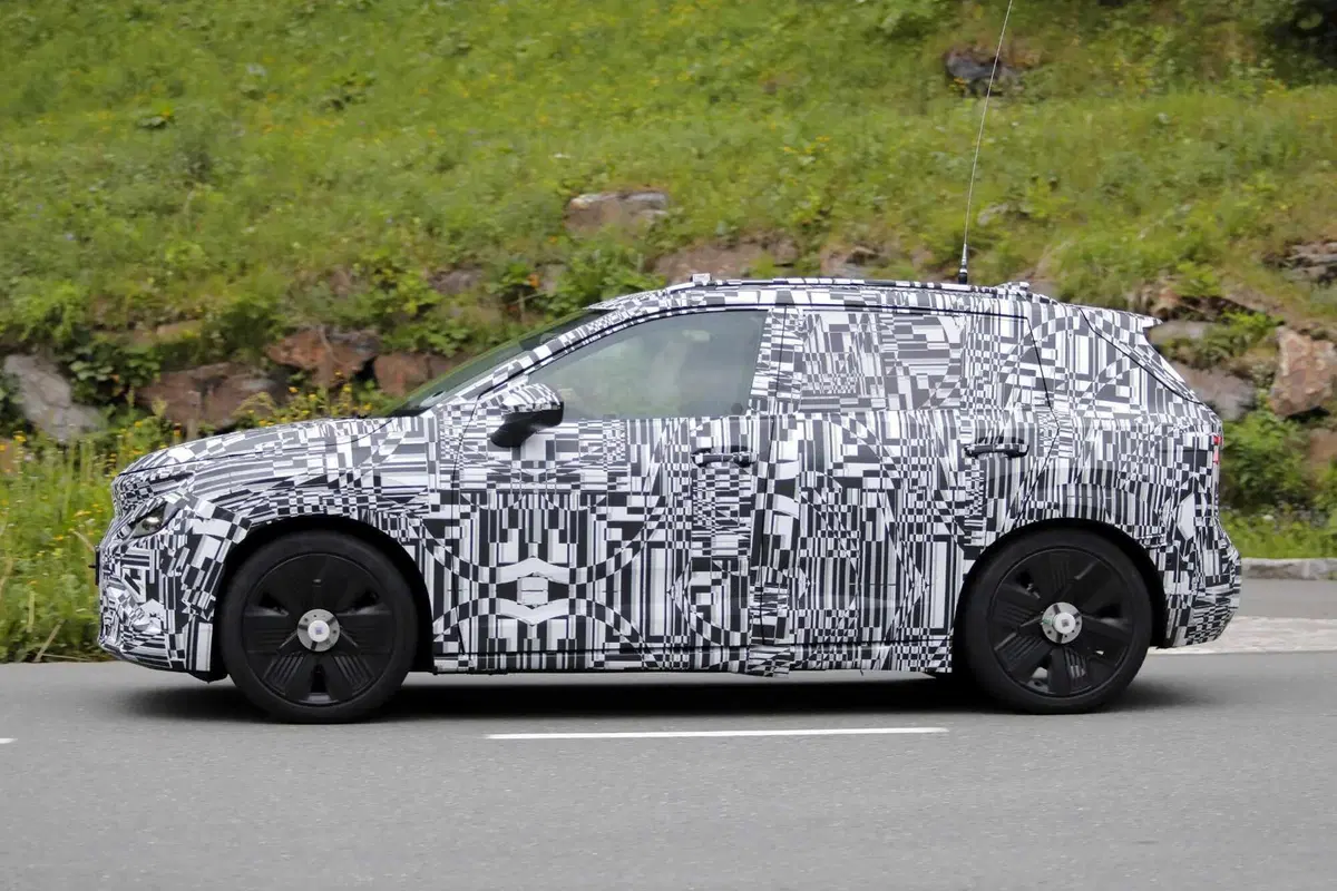 Skoda Epiq: avvistato il SUV urbano 100% elettrico che costerà circa 25.000 euro (17)