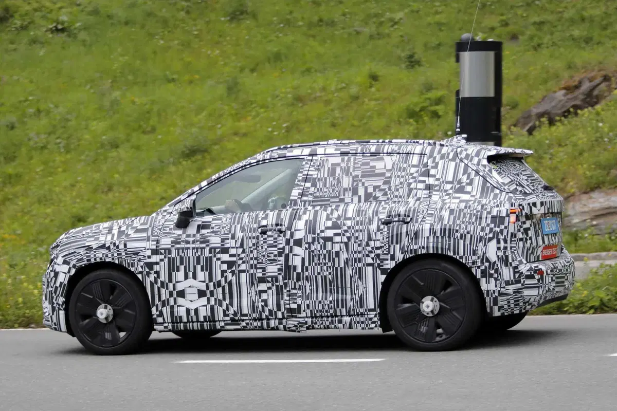 Skoda Epiq: avvistato il SUV urbano 100% elettrico che costerà circa 25.000 euro (18)