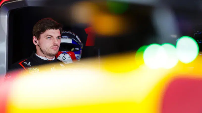 Max Verstappen d&agrave; ancora forfait al film sulla F1: colleghi a New York, lui in pista a Spa con l&rsquo;Aston Martin Vantage GT3
