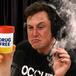 Elon Musk ha fatto la pipì e in Tesla ora sono più tranquilli
