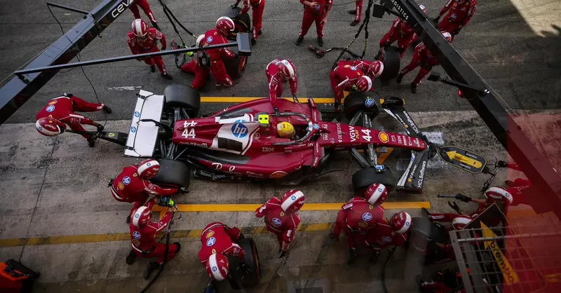 F1. Ferrari, la SF-25 e il dilemma del 2026: Vasseur ammette &ldquo;Potremmo dover fare una scelta diversa&rdquo;