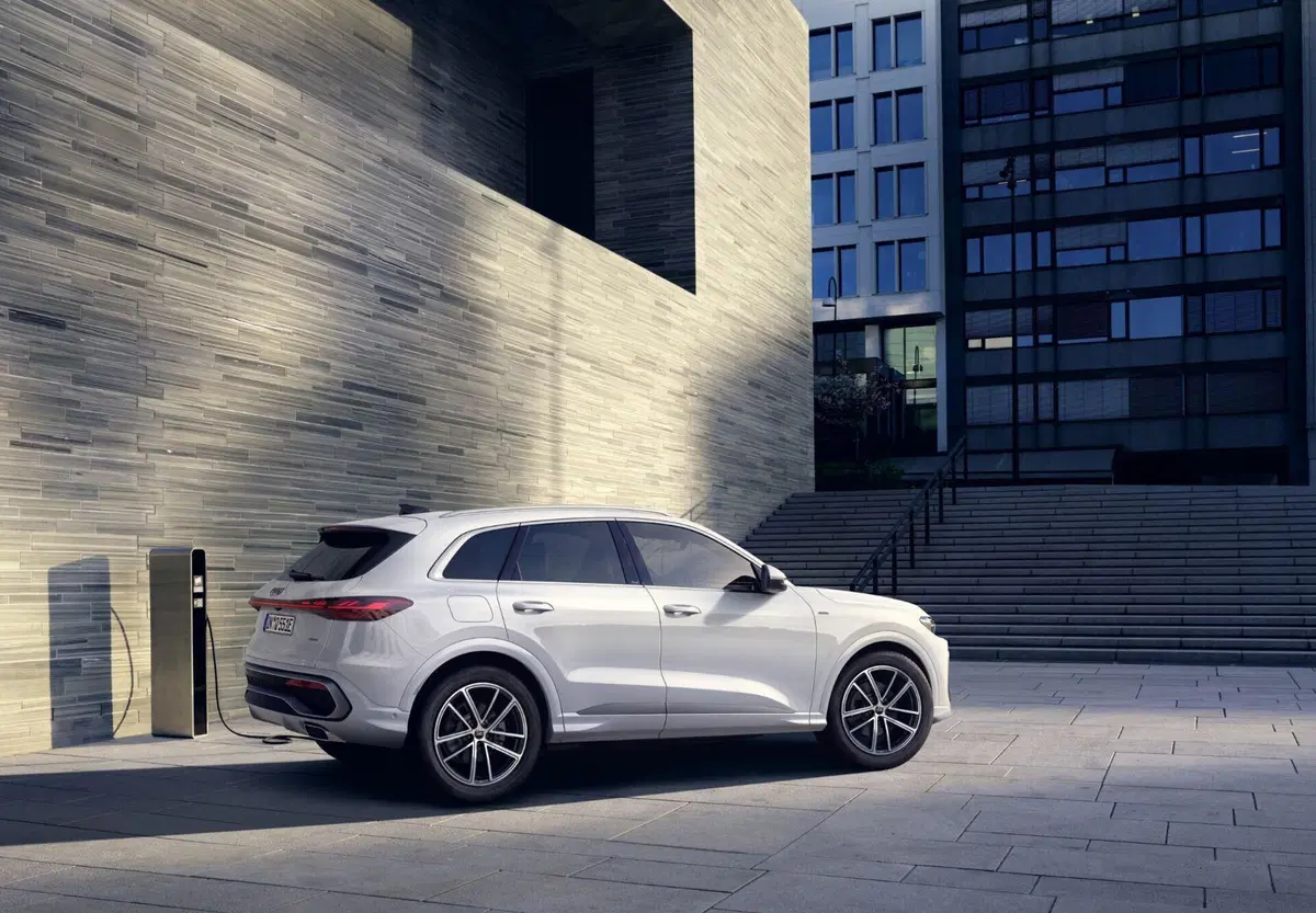 Tutte le immagini di nuova Audi Q5 e SQ5 SUV (32)