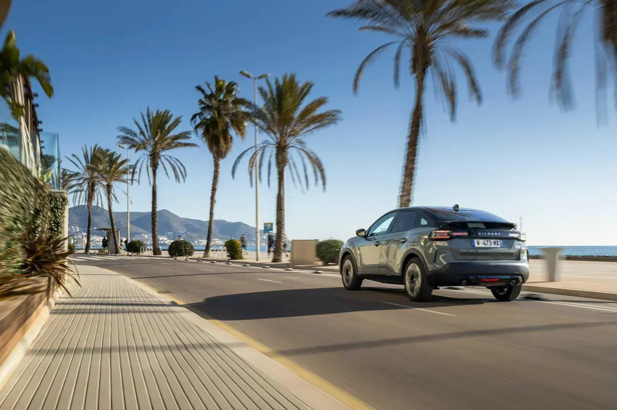 Citroën C4 Hybrid a 19.900 euro (3)