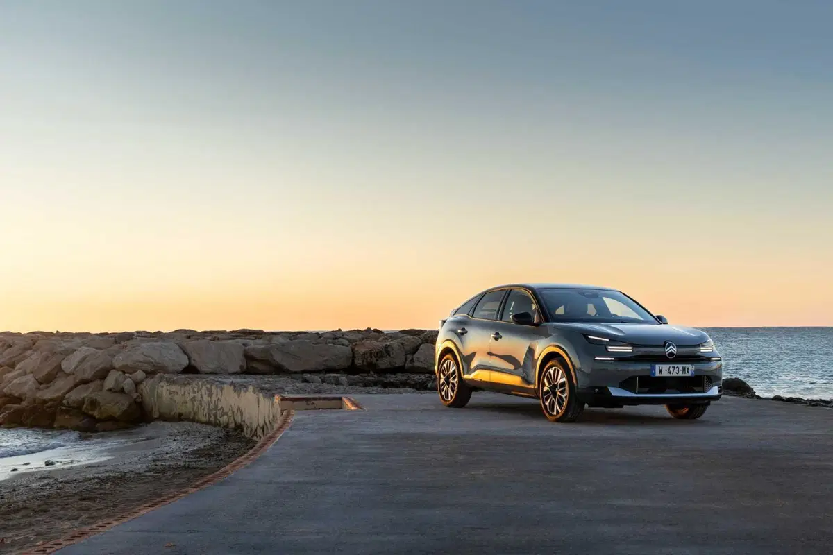 Citroën C4 Hybrid a 19.900 euro (7)