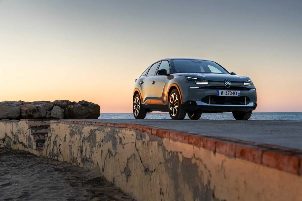 Citroën C4 Hybrid a 19.900 euro (9)