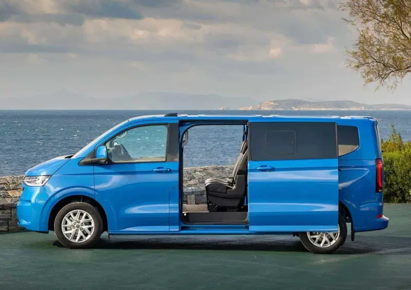 Volkswagen Veicoli Commerciali Caravelle (2025-->>) (8)