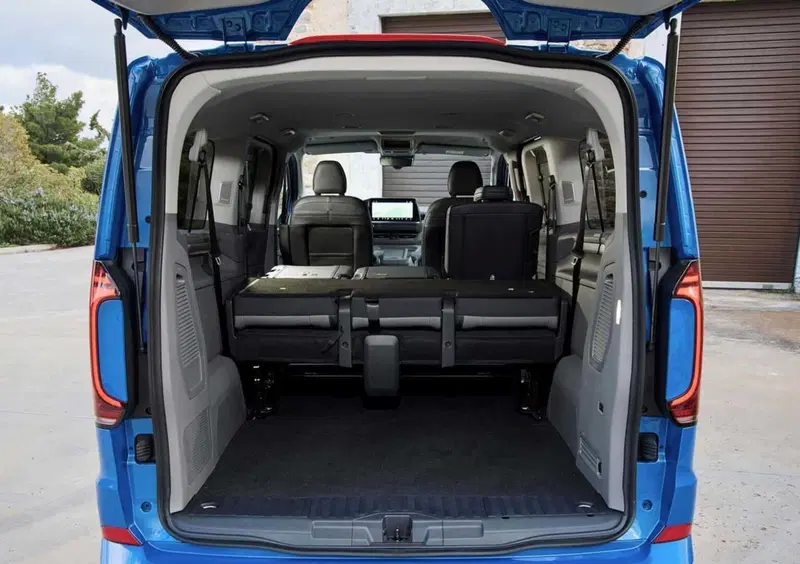 Volkswagen Veicoli Commerciali Caravelle (2025-->>) (15)