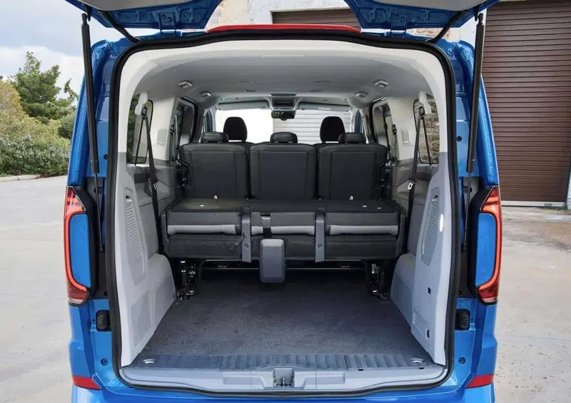 Volkswagen Veicoli Commerciali Caravelle (2025-->>) (16)