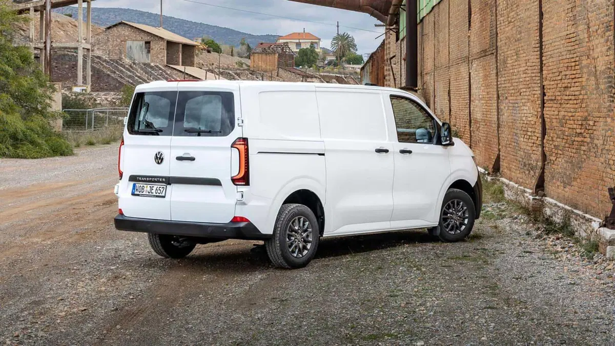Volkswagen Veicoli Commerciali Transporter Furgone Transporter 30 2.0 tdi 150cv 4x4 L1 auto (5)
