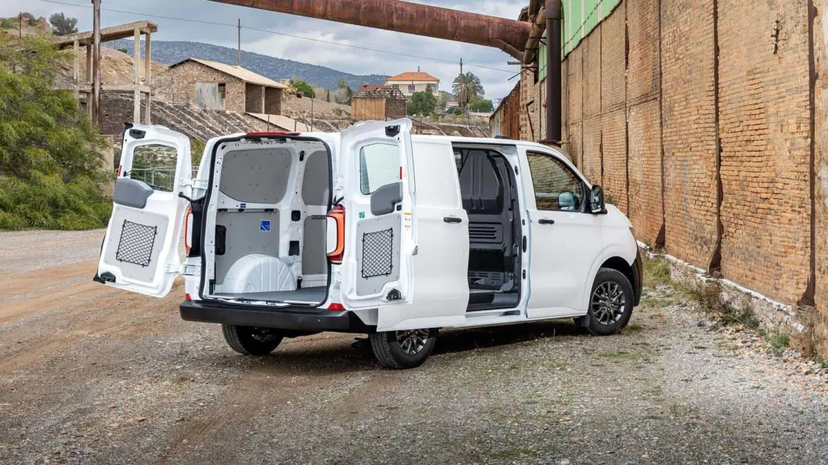 Volkswagen Veicoli Commerciali Transporter Furgone Transporter 30 2.0 tdi 150cv 4x4 L1 auto (9)