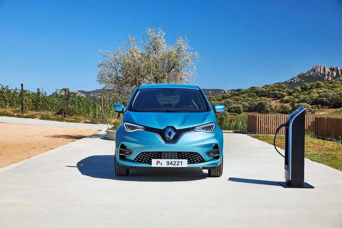 Renault Zoe Iconic R135 qstomize van (4)