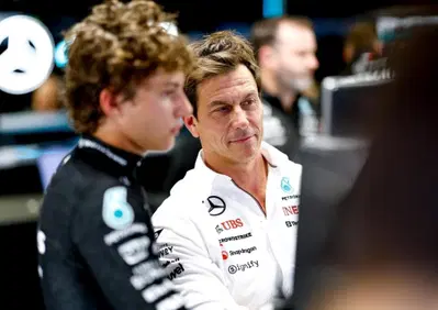 Andrea Kimi Antonelli, dopo la maturità massima concentrazione sulla F1. Ma Toto Wolff non vuole bruciare le tappe: “Bisogna dare tempo ai giovani”