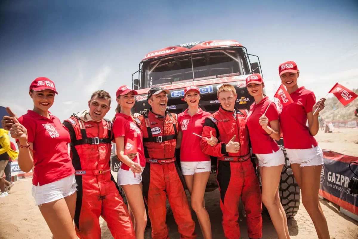 SWR16 Telex 14. A Hohhot salgono sul trono il Re, Despres, e il Leone, Peugeot (23)