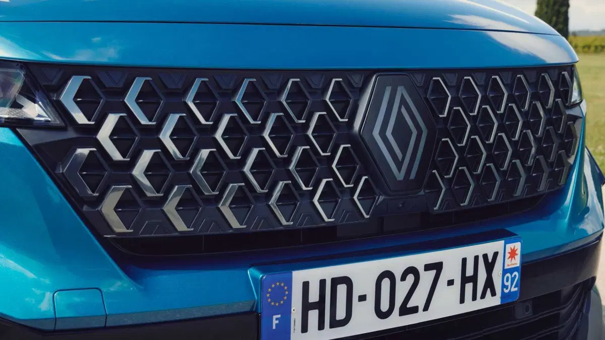 Renault Austral 1.2 full hybrid Iconic 200cv auto (16)