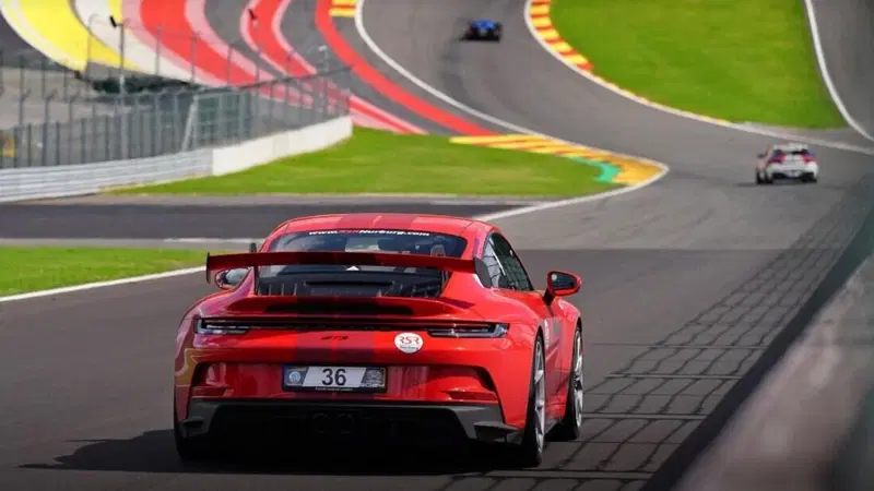 Vacanza al Nurburgring: ma quanto costa davvero girare nel Green Hell?
