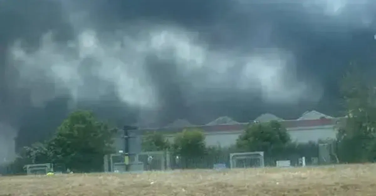 Incendio nella fabbrica di Jaguar Land Rover a Birmingham