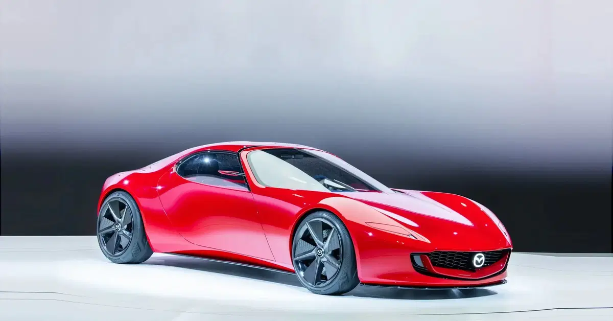 Mazda, rinascita di un mito. &Egrave; il momento giusto per il ritorno di una RX-7 con motore Wankel?