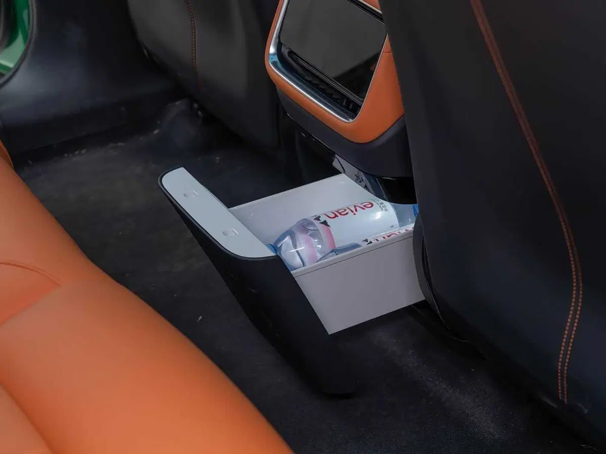 L'elettrica Xiaomi che piace ai Tesla-fan e sembra una Ferrari Purosangue, prezzo shock (2)