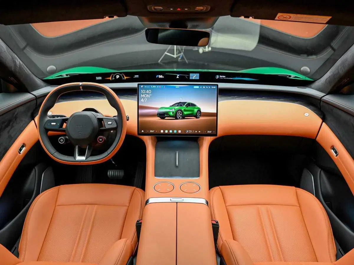 L'elettrica Xiaomi che piace ai Tesla-fan e sembra una Ferrari Purosangue, prezzo shock (11)